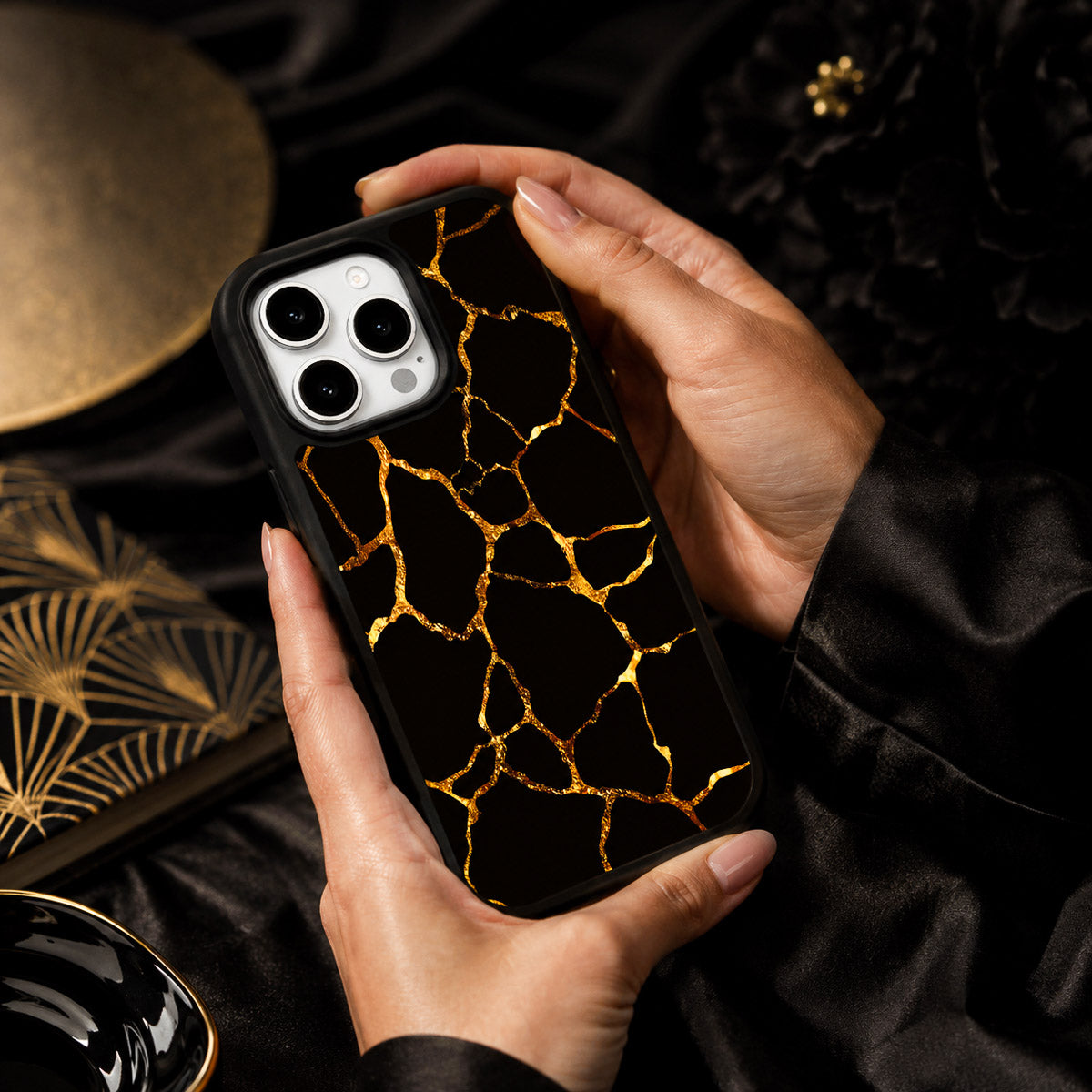 Black Gold Marble Designer iPhone 15 Case – Kintsugi | MagSafe — view 3