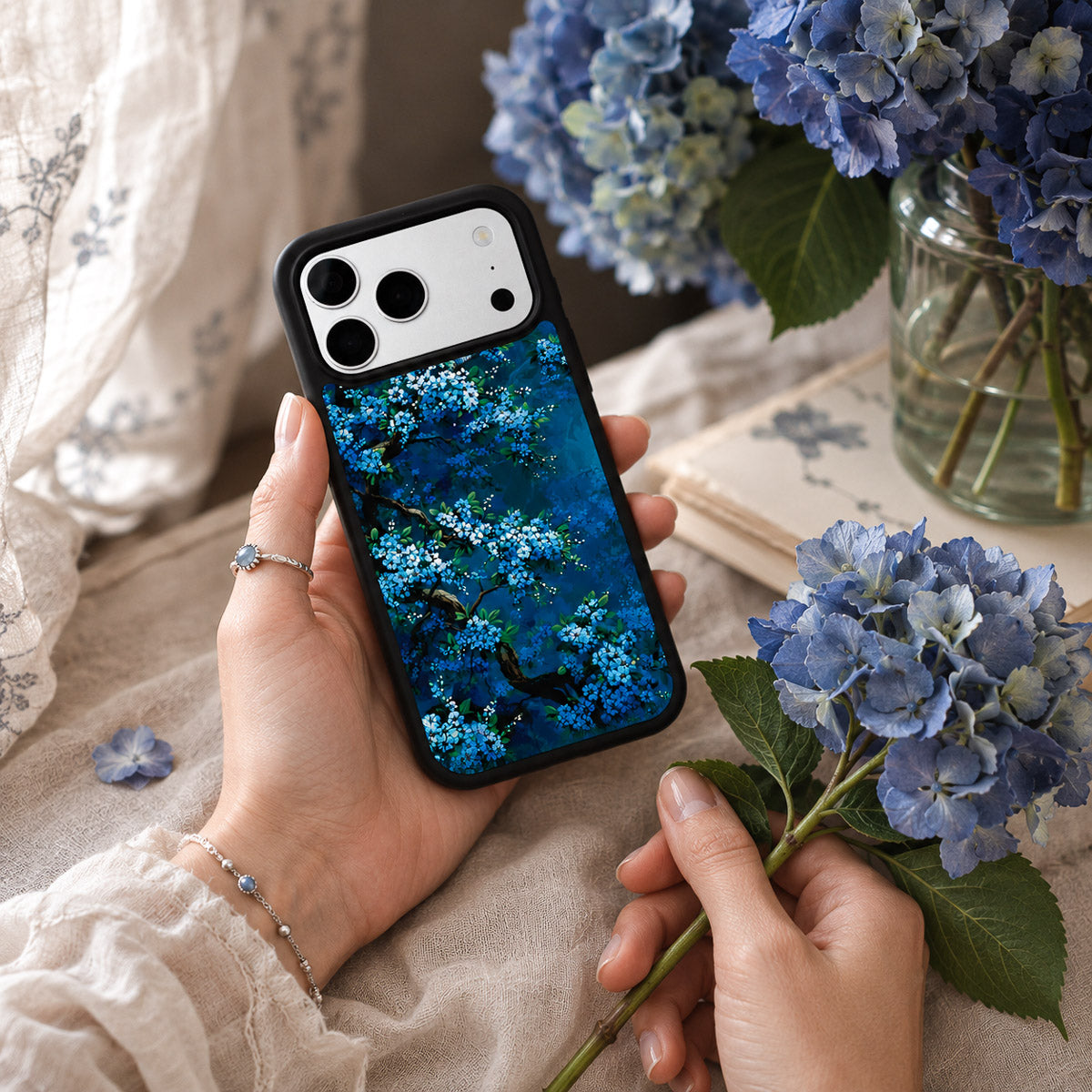 Floral Designer MagSafe Case – Moonlit Petals | MagSafe — view 3